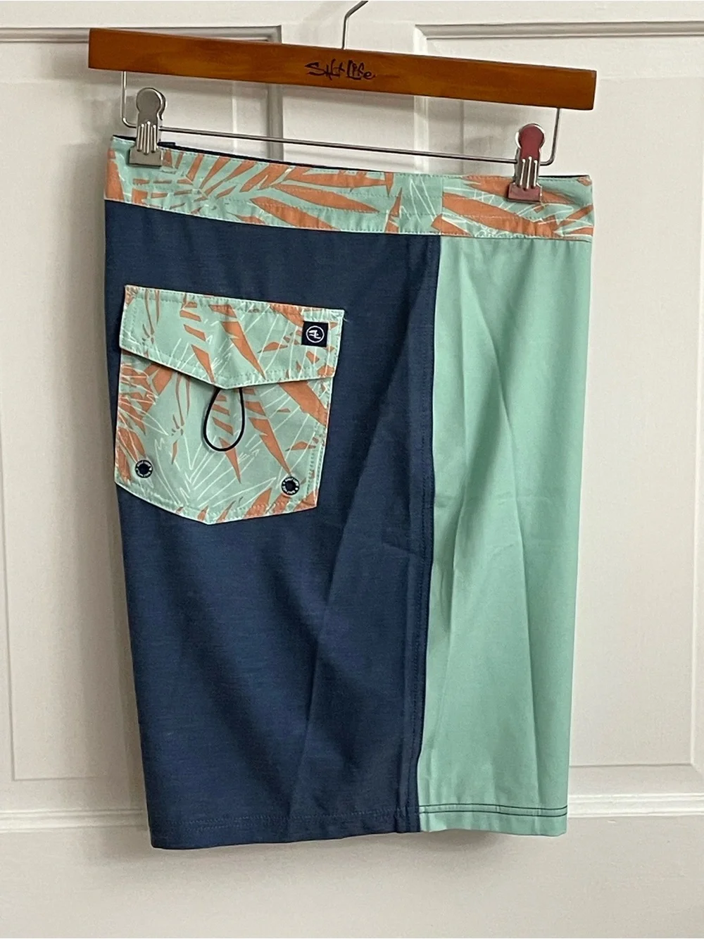 Salt Life Men’s Seafoam & Coral Trim Board Shorts